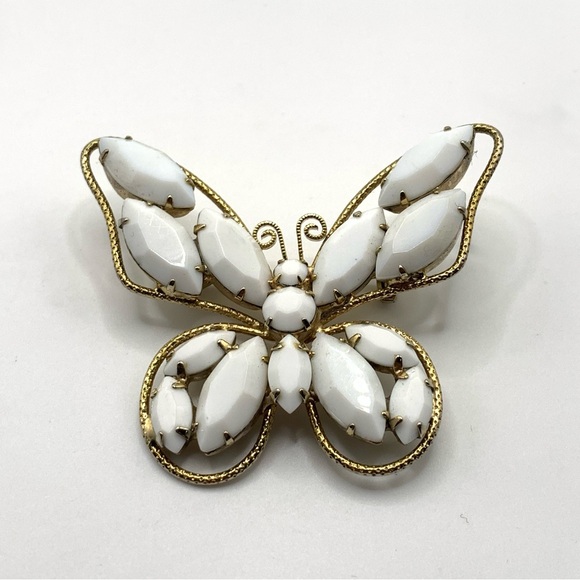 D&E Juliana Jewelry - Vintage Verified D&E Juliana white glass rhinestone silver tone butterfly brooch